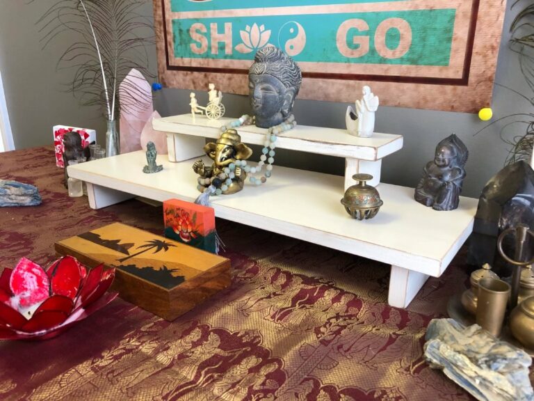 How To Build A Spiritual Altar For Your Sacred Space - The Yoga Nomads