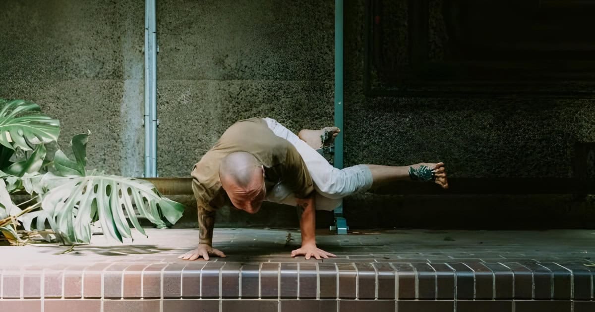 hard yoga poses: featured image